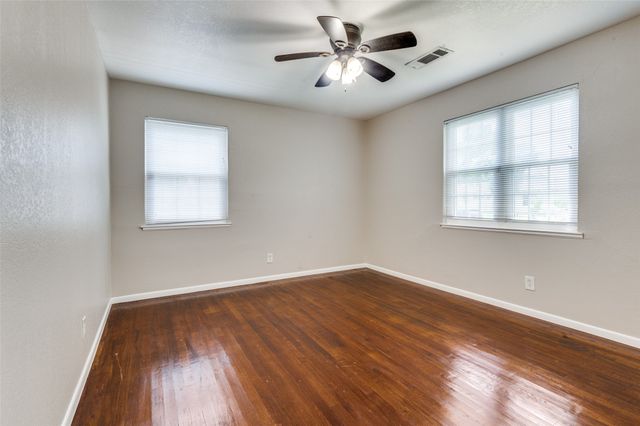 118 Nichols Street, Irving, TX 75060