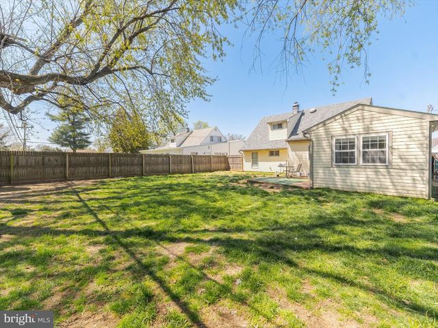 51 JUNEWOOD DR, Levittown, PA 19055