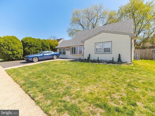 51 JUNEWOOD DR, Levittown, PA 19055