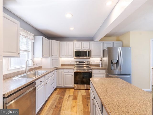 51 JUNEWOOD DR, Levittown, PA 19055