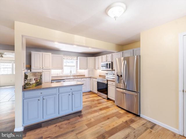 51 JUNEWOOD DR, Levittown, PA 19055