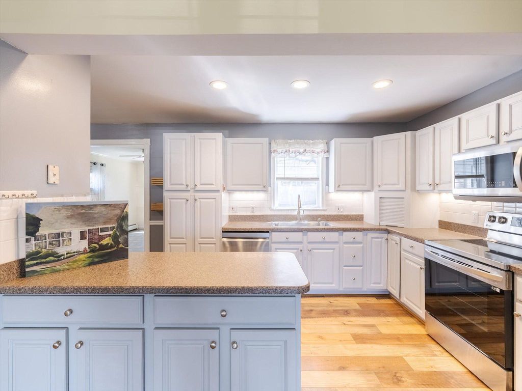 51 JUNEWOOD DR, Levittown, PA 19055