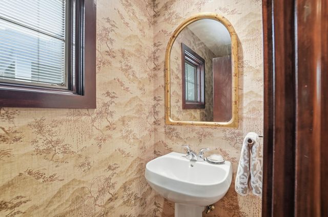 52 Beech Ridge Drive, Powell, OH 43065