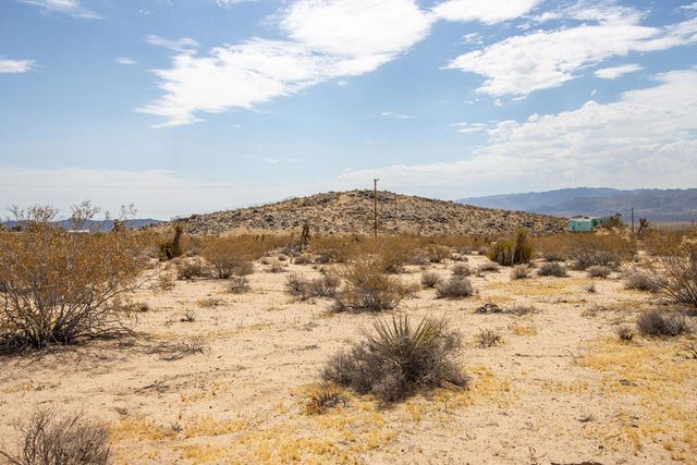 62121 Aberdeen Drive, Joshua Tree, CA 92252