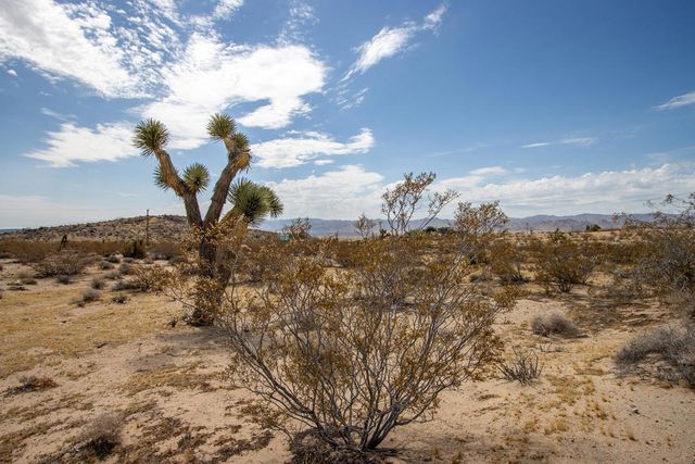 62121 Aberdeen Drive, Joshua Tree, CA 92252