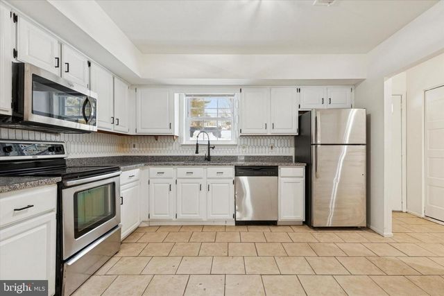 21 CAVENDISH DR, Ambler, PA 19002