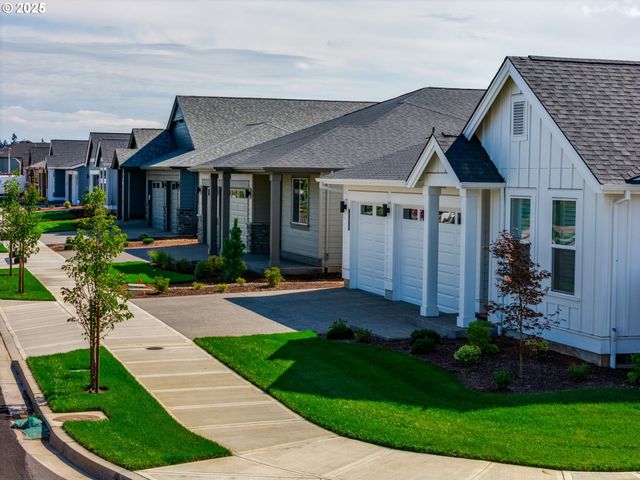 1240 Se 18th Ave, Canby, OR 97013
