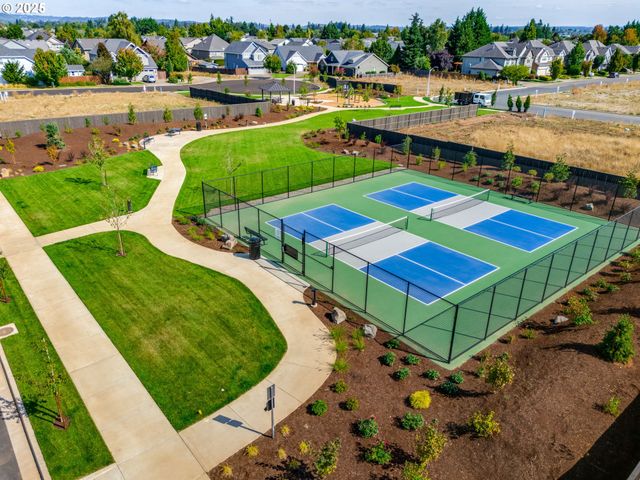 1240 Se 18th Ave, Canby, OR 97013