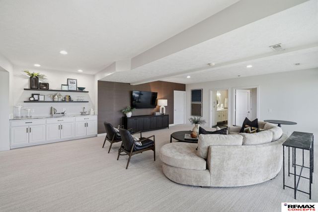 7510 San Mateo Lane, Lincoln, NE 68516