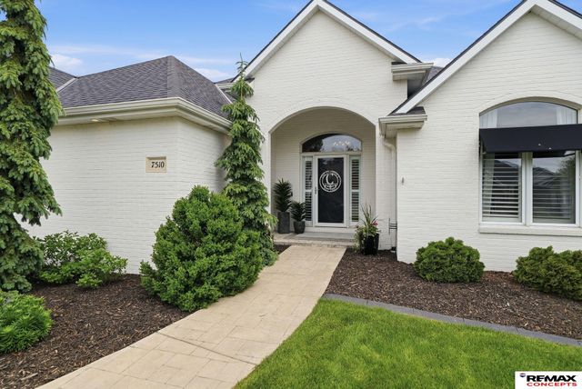7510 San Mateo Lane, Lincoln, NE 68516