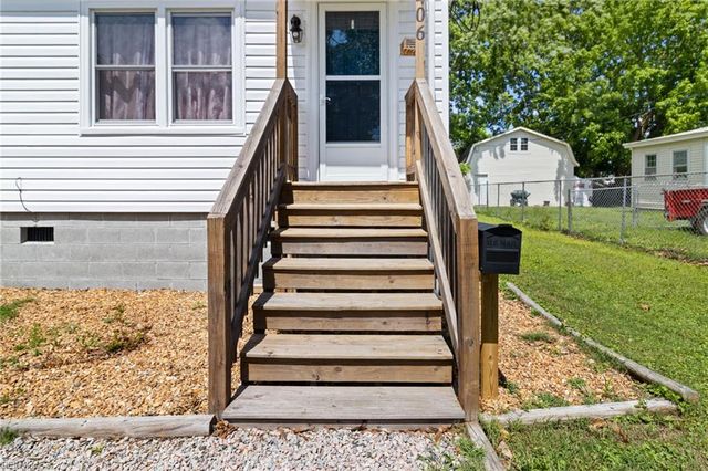 406 Walnut ST, Elizabeth City, NC 27909