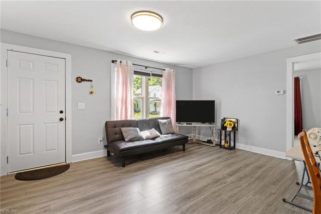 406 Walnut ST, Elizabeth City, NC 27909