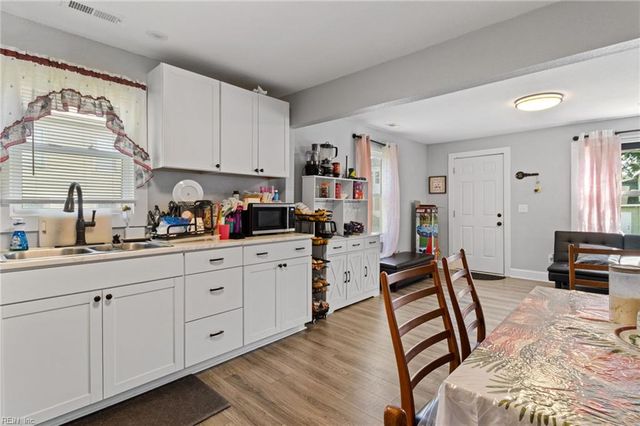 406 Walnut ST, Elizabeth City, NC 27909
