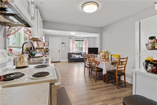406 Walnut ST, Elizabeth City, NC 27909