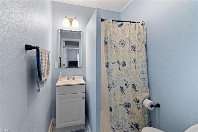 406 Walnut ST, Elizabeth City, NC 27909