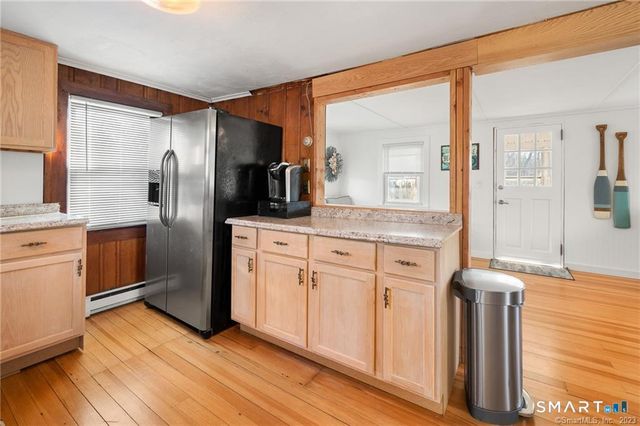 121 Shore Road, Waterford, CT 06385