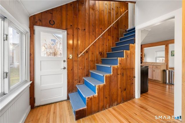 121 Shore Road, Waterford, CT 06385