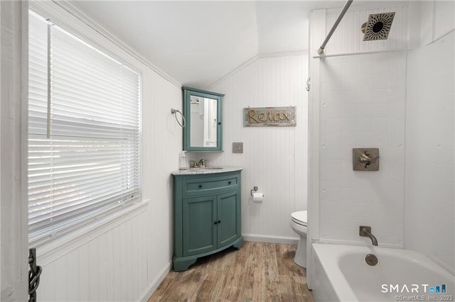 121 Shore Road, Waterford, CT 06385