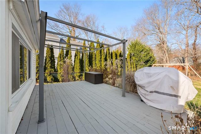 121 Shore Road, Waterford, CT 06385
