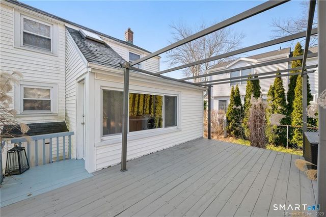 121 Shore Road, Waterford, CT 06385