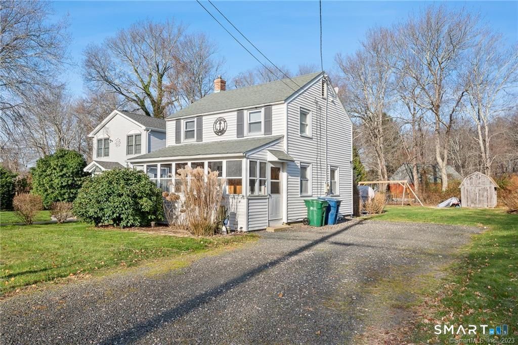 121 Shore Road, Waterford, CT 06385