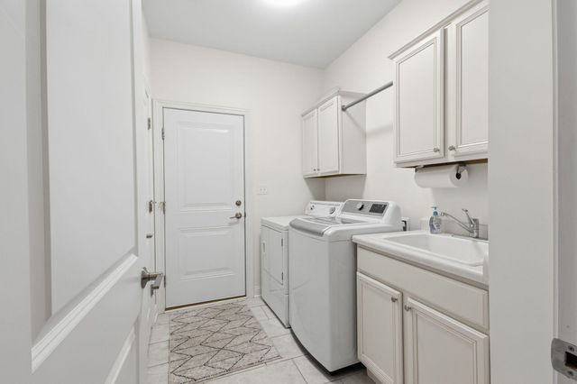 460 O Hagan Drive, Crown Point, IN 46307