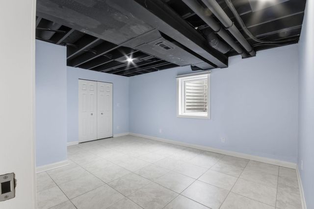 460 O Hagan Drive, Crown Point, IN 46307