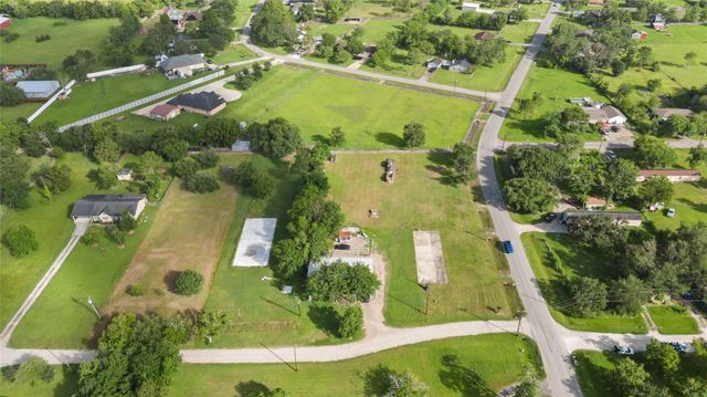 2257 County Road 529, Alvin, TX 77511