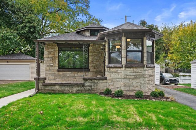 2337 N 71st STREET, Wauwatosa, WI 53213