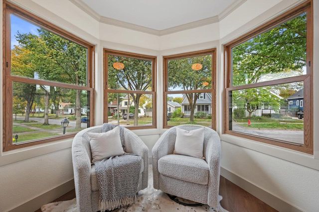 2337 N 71st STREET, Wauwatosa, WI 53213