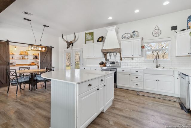 2662 FM 2438, Seguin, TX 78155