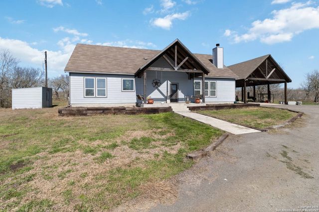 2662 FM 2438, Seguin, TX 78155