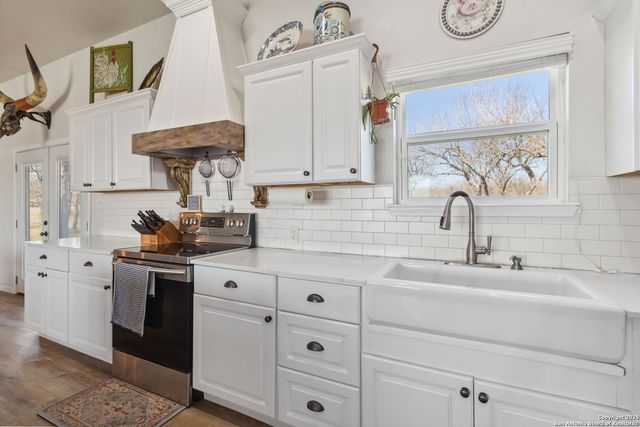 2662 FM 2438, Seguin, TX 78155