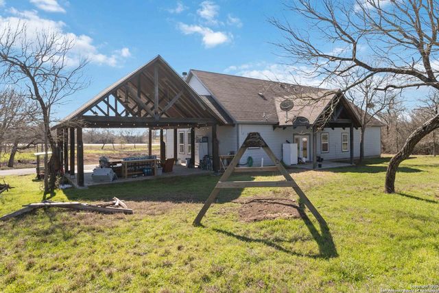 2662 FM 2438, Seguin, TX 78155