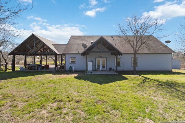 2662 FM 2438, Seguin, TX 78155