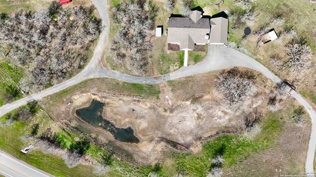 2662 FM 2438, Seguin, TX 78155