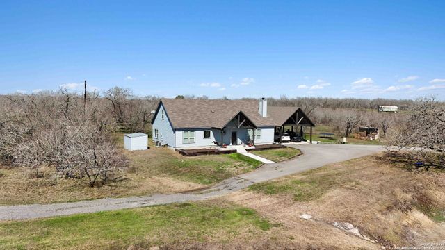 2662 FM 2438, Seguin, TX 78155