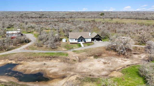 2662 FM 2438, Seguin, TX 78155