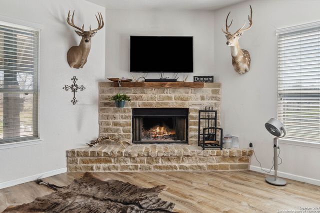 2662 FM 2438, Seguin, TX 78155