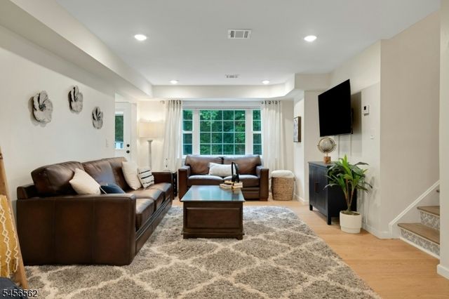 27 Big Piece Rd, Fairfield Twp., NJ 07004