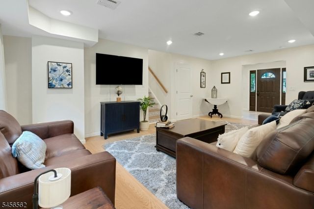 27 Big Piece Rd, Fairfield Twp., NJ 07004