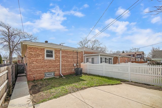 11232 S Albany Avenue, Chicago, IL 60655