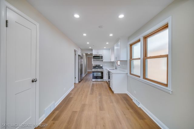 11232 S Albany Avenue, Chicago, IL 60655