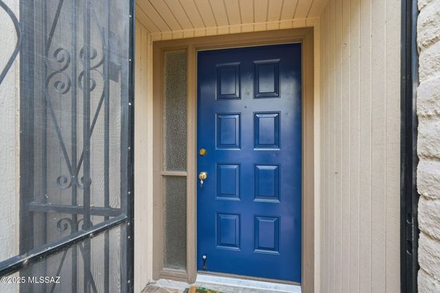 4968 N Territory Avenue, Tucson, AZ 85750