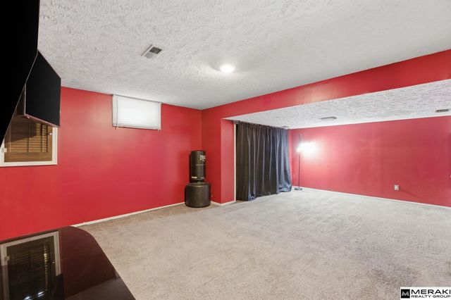 8505 Pratt Street, Omaha, NE 68134