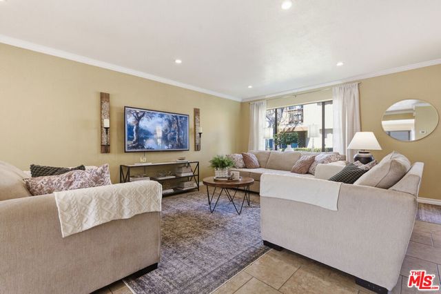 9781 S Karmont Avenue, South Gate, CA 90280