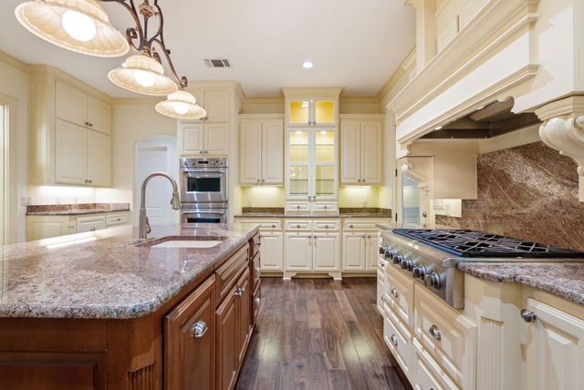 2030 Equestrian Lane, Tyler, TX 75703