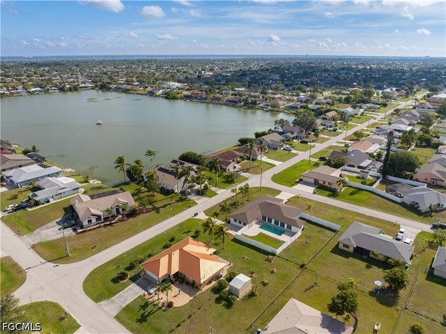 1725 SE 3rd ST, Cape Coral, FL 33990