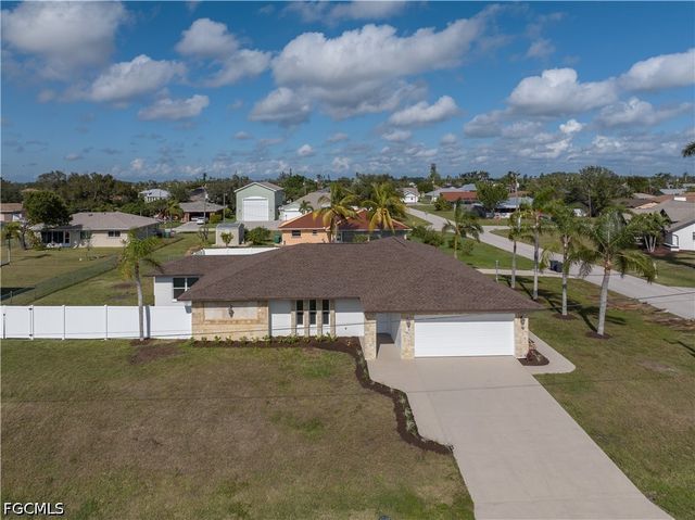 1725 SE 3rd ST, Cape Coral, FL 33990