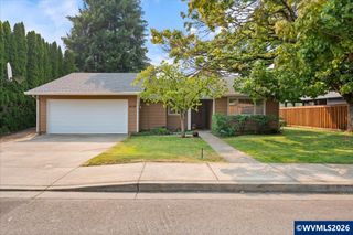 4154 5th St, Hubbard, OR 97032